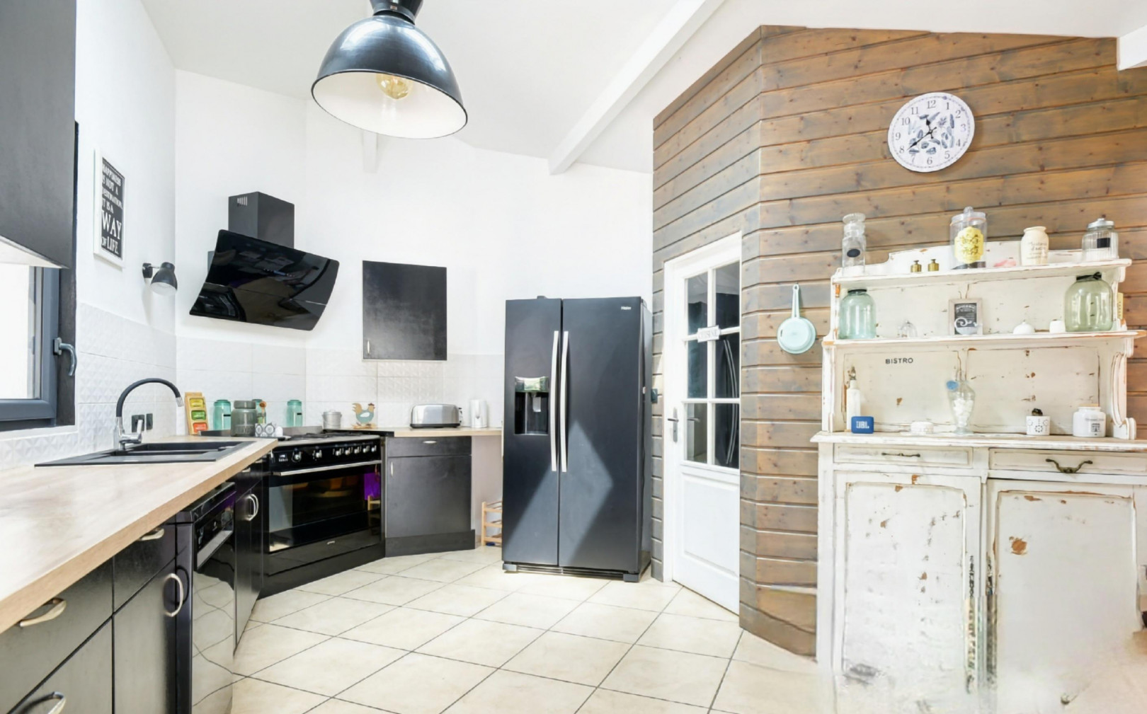 
                                                Vente
                                                 Maison d'architecte 4 chambres avec piscine