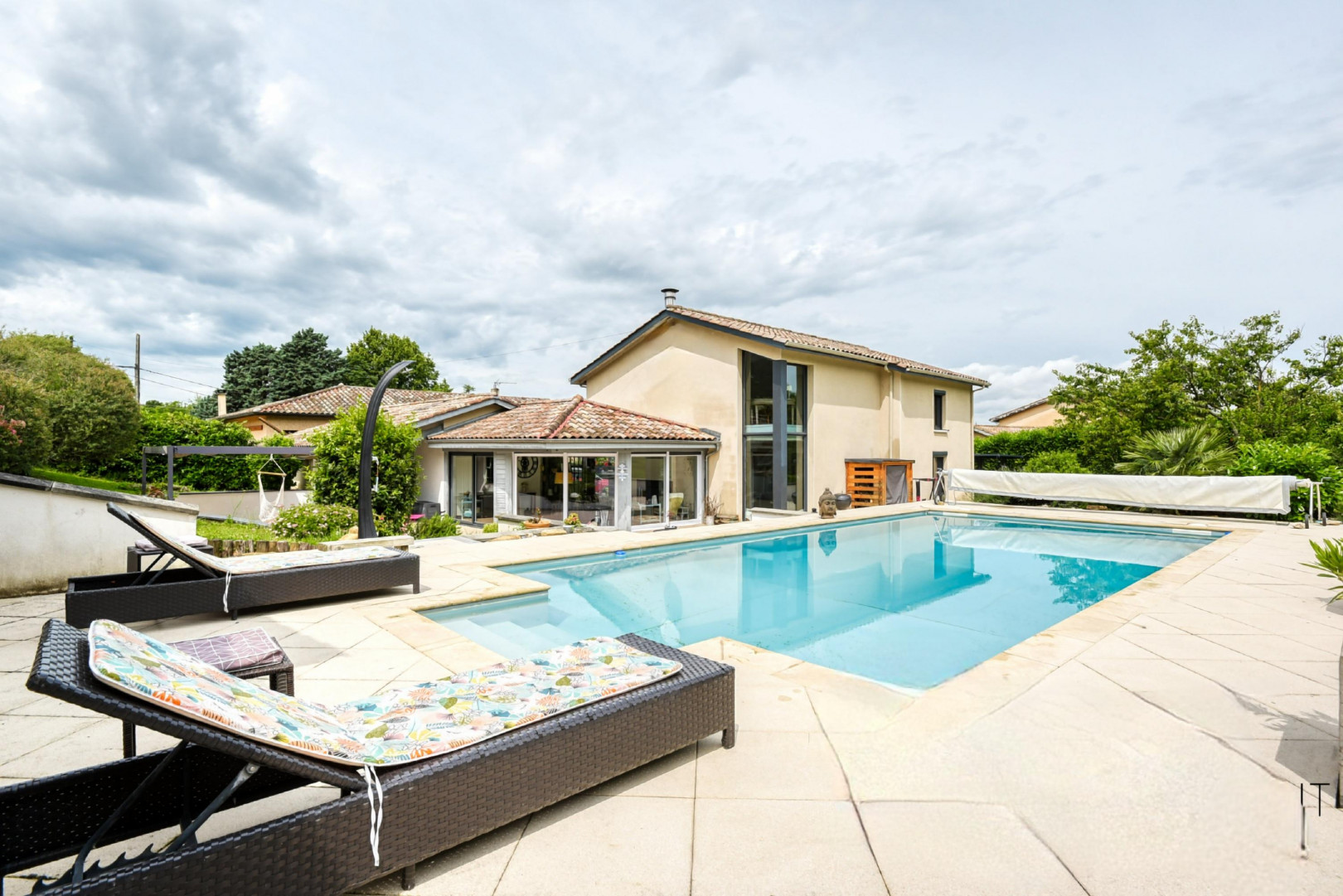 
                                                Vente
                                                 Maison d'architecte 4 chambres avec piscine