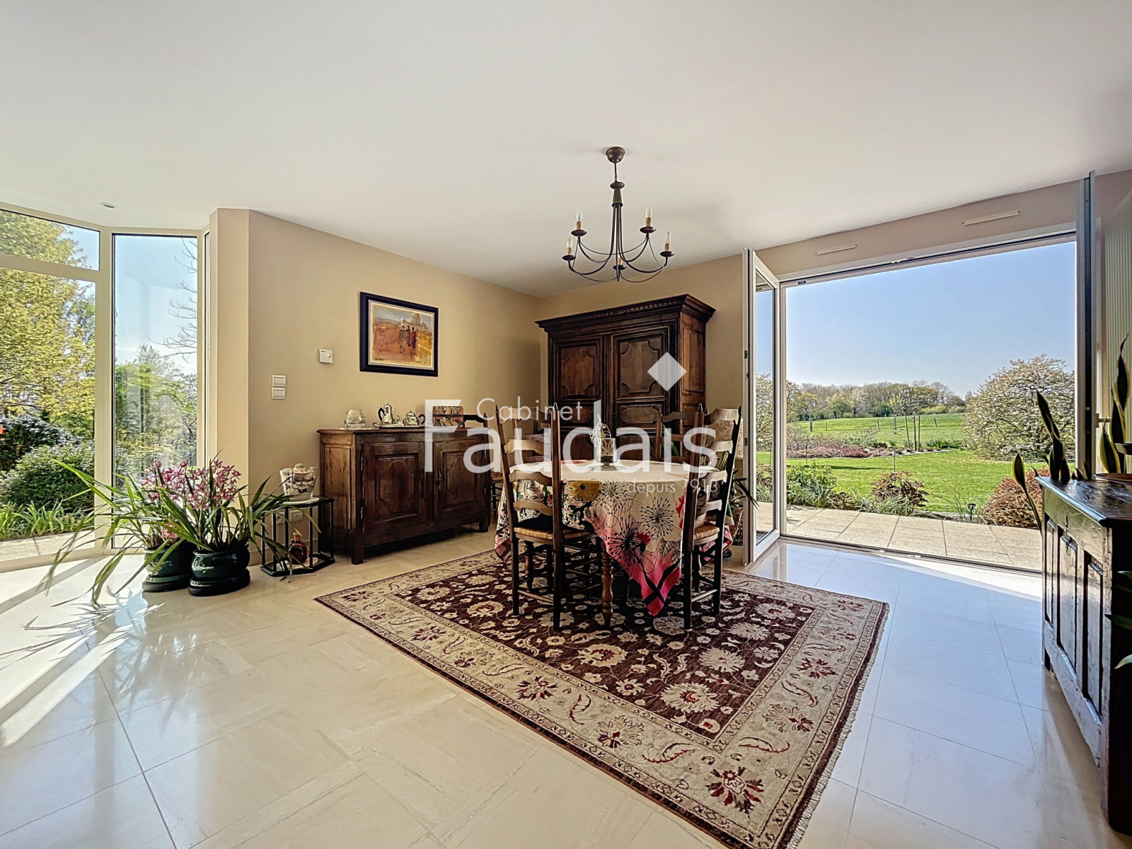 
                                                Vente
                                                 MAISON D'ARCHITECTE - A 10MN DE SAINT -LO