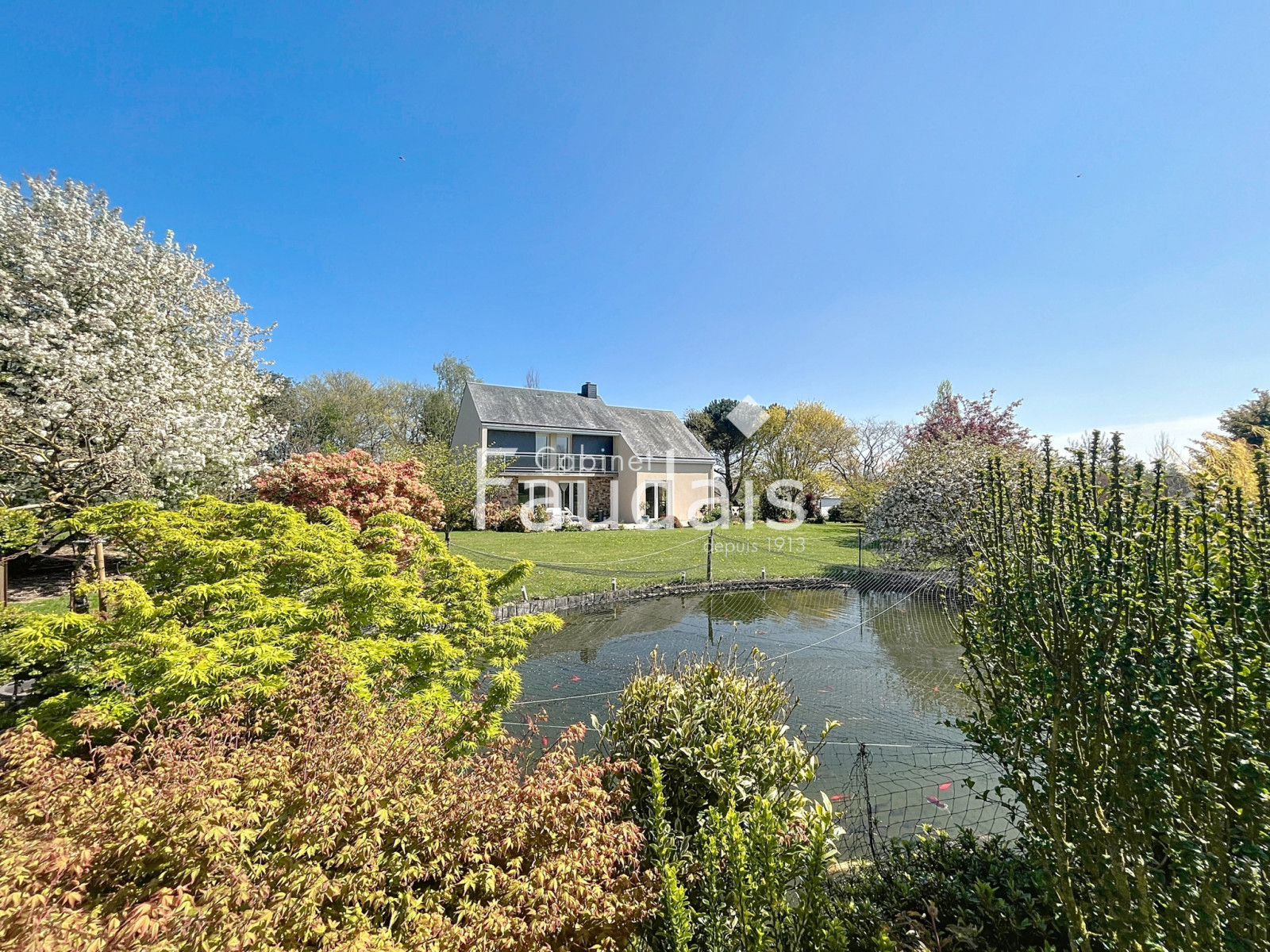 
                                                Vente
                                                 MAISON D'ARCHITECTE - A 10MN DE SAINT -LO