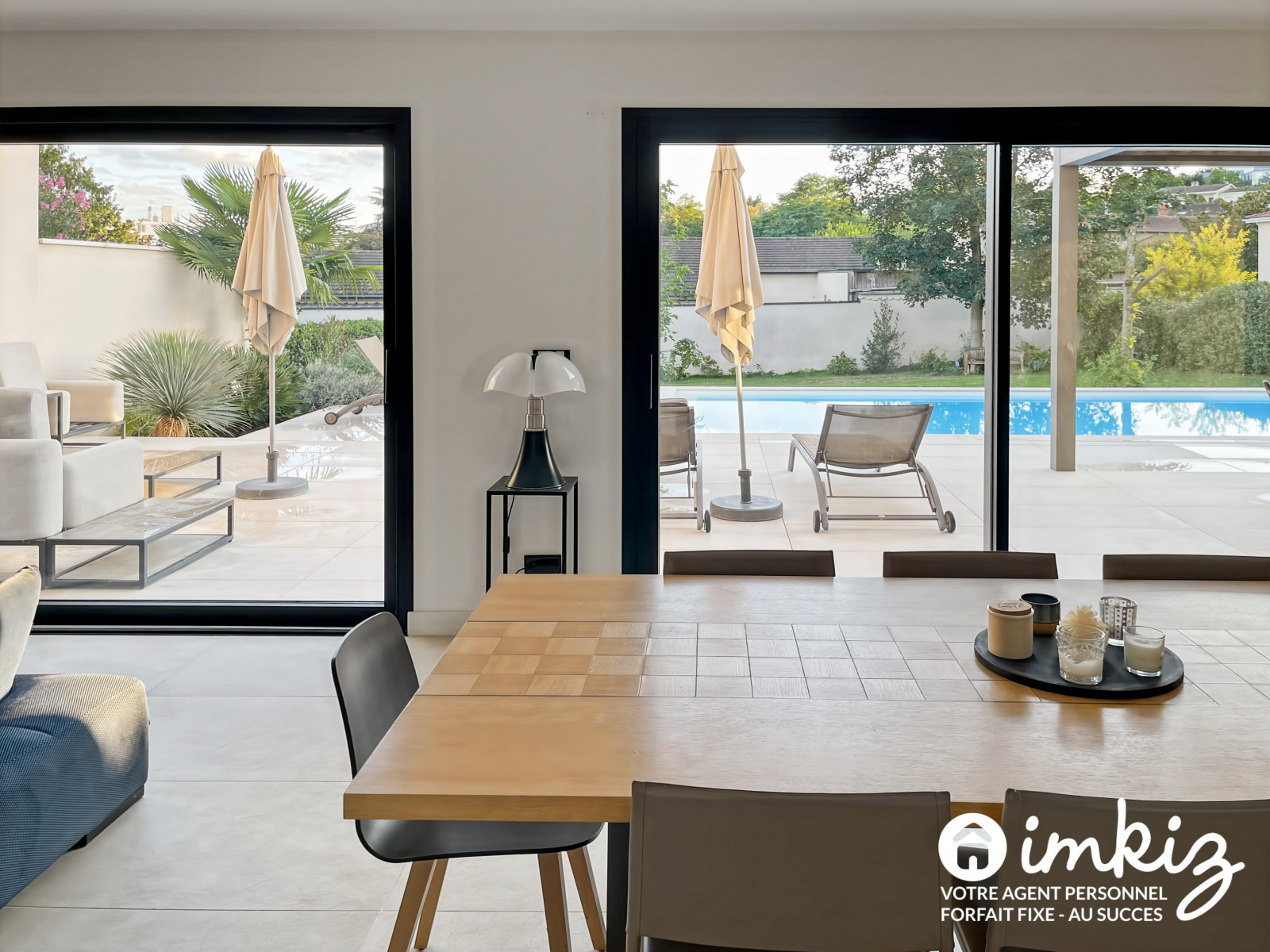 
                                                Vente
                                                 Maison d'architecte contemporaine 6/7 pièces