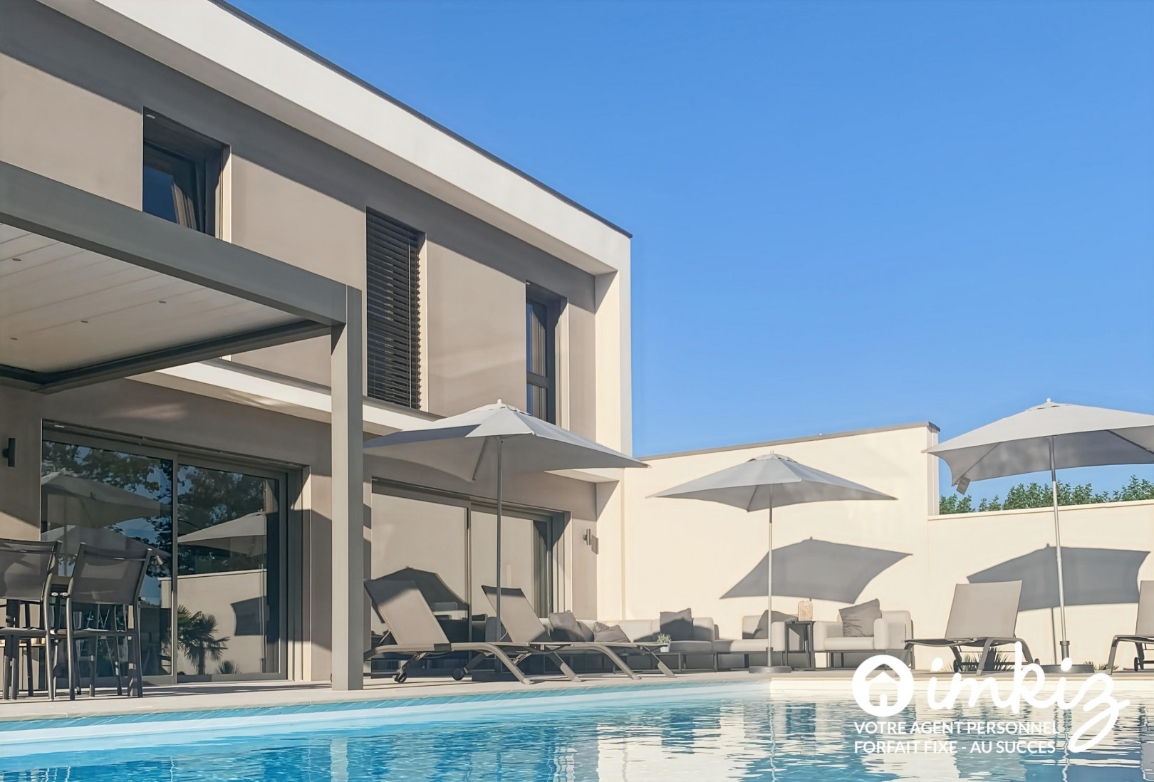 
                                                Vente
                                                 Maison d'architecte contemporaine 6/7 pièces