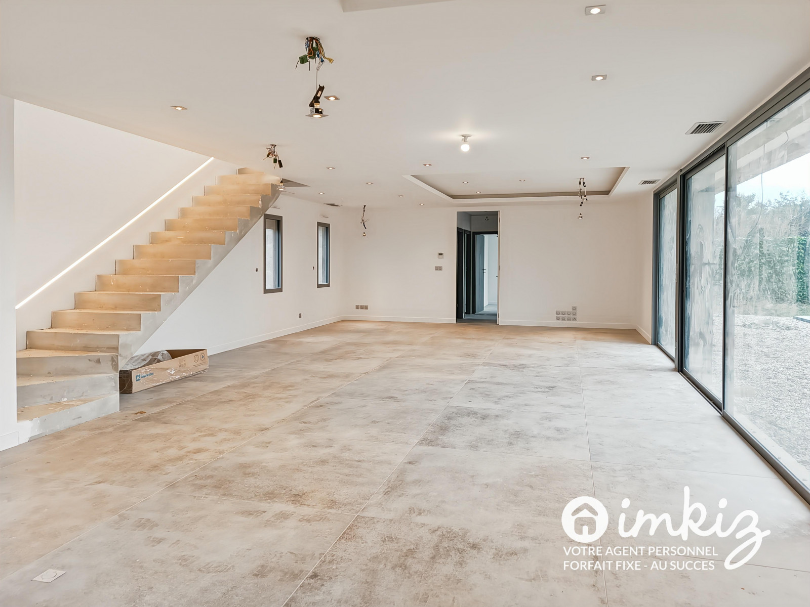 
                                                Vente
                                                 Maison d'architecte de 206m² - piscine et brasero