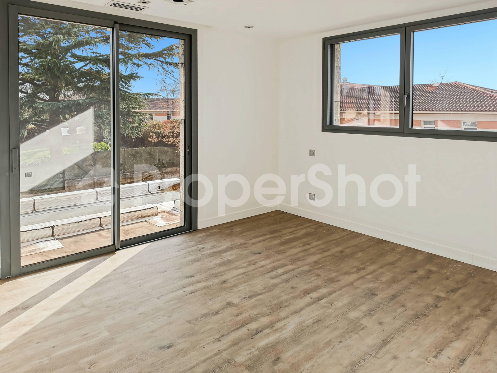
                                                Vente
                                                 Maison d'architecte de 206m² - piscine et brasero