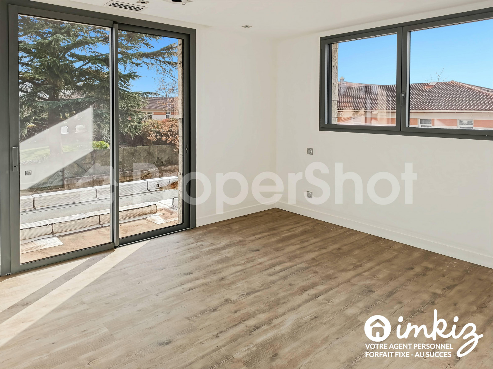 
                                                Vente
                                                 Maison d'architecte de 206m² - piscine et brasero