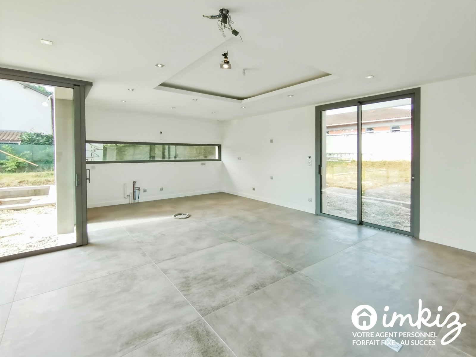 Vente
                                                 Maison d'architecte de 206m² - piscine et brasero
