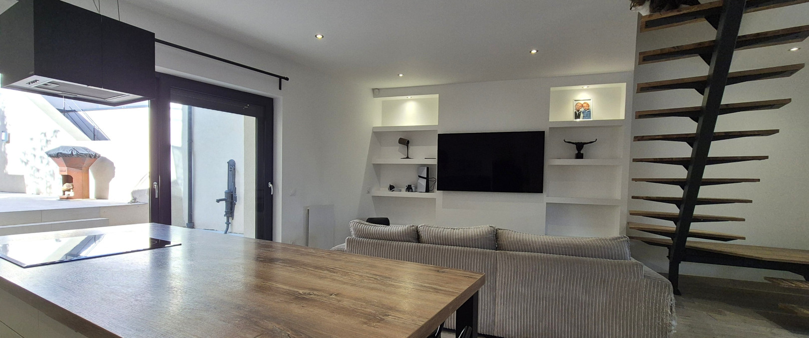 
                                                Vente
                                                 Maison de 102 m² 3ch + terrasse de 55m² + cave