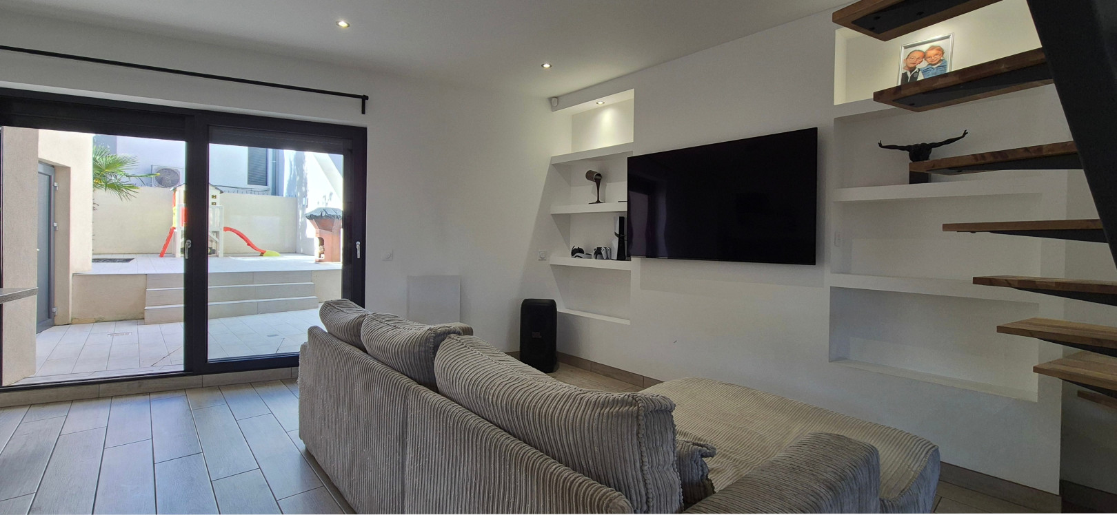 
                                                Vente
                                                 Maison de 102 m² 3ch + terrasse de 55m² + cave