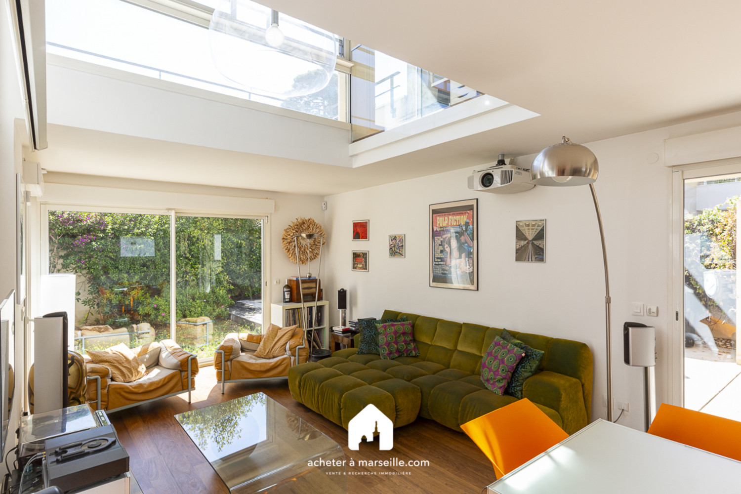 
                                                Vente
                                                 Maison de 120 m2 T4 avec piscine et Jardin