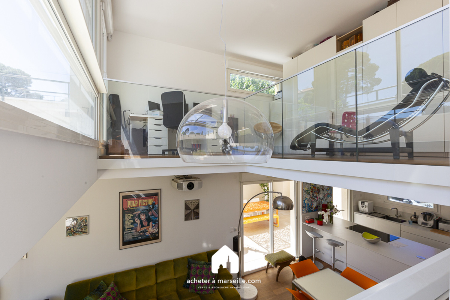 
                                                Vente
                                                 Maison de 120 m2 T4 avec piscine et Jardin
