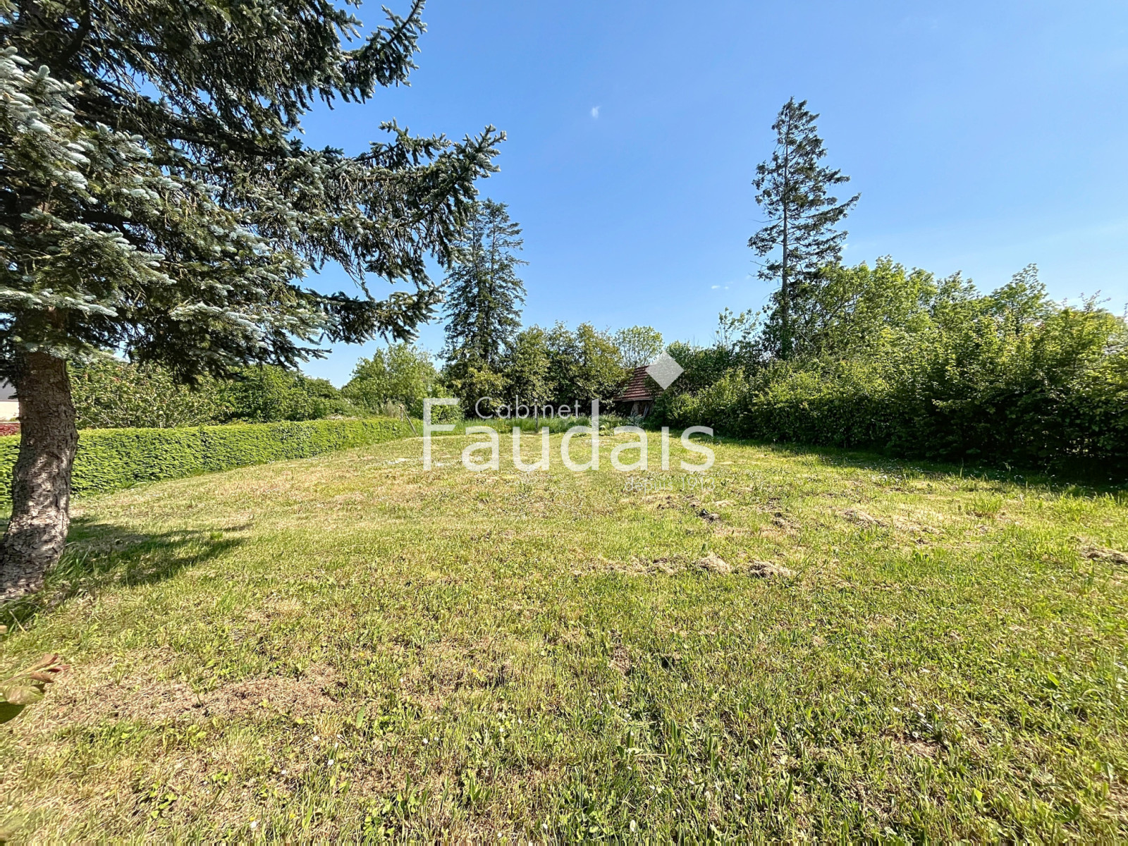 
                                                Vente
                                                 Maison de 126 m2 à Saint-Georges Montcocq, aux portes de Sai