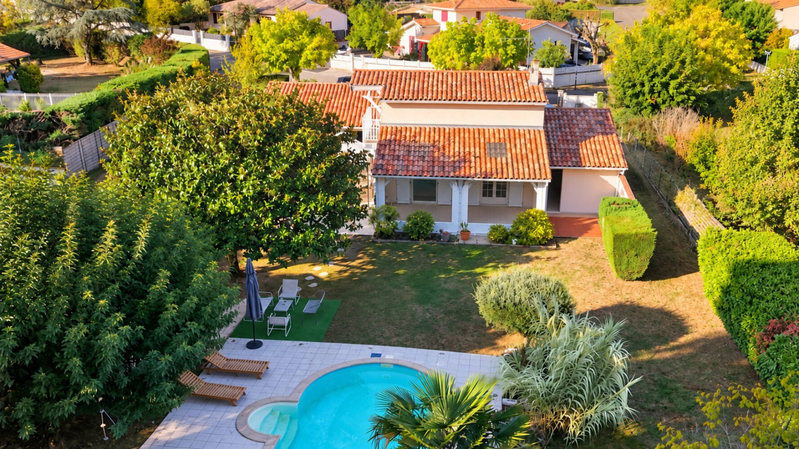 
                                                Vente
                                                 Maison de 128m2 avec piscine