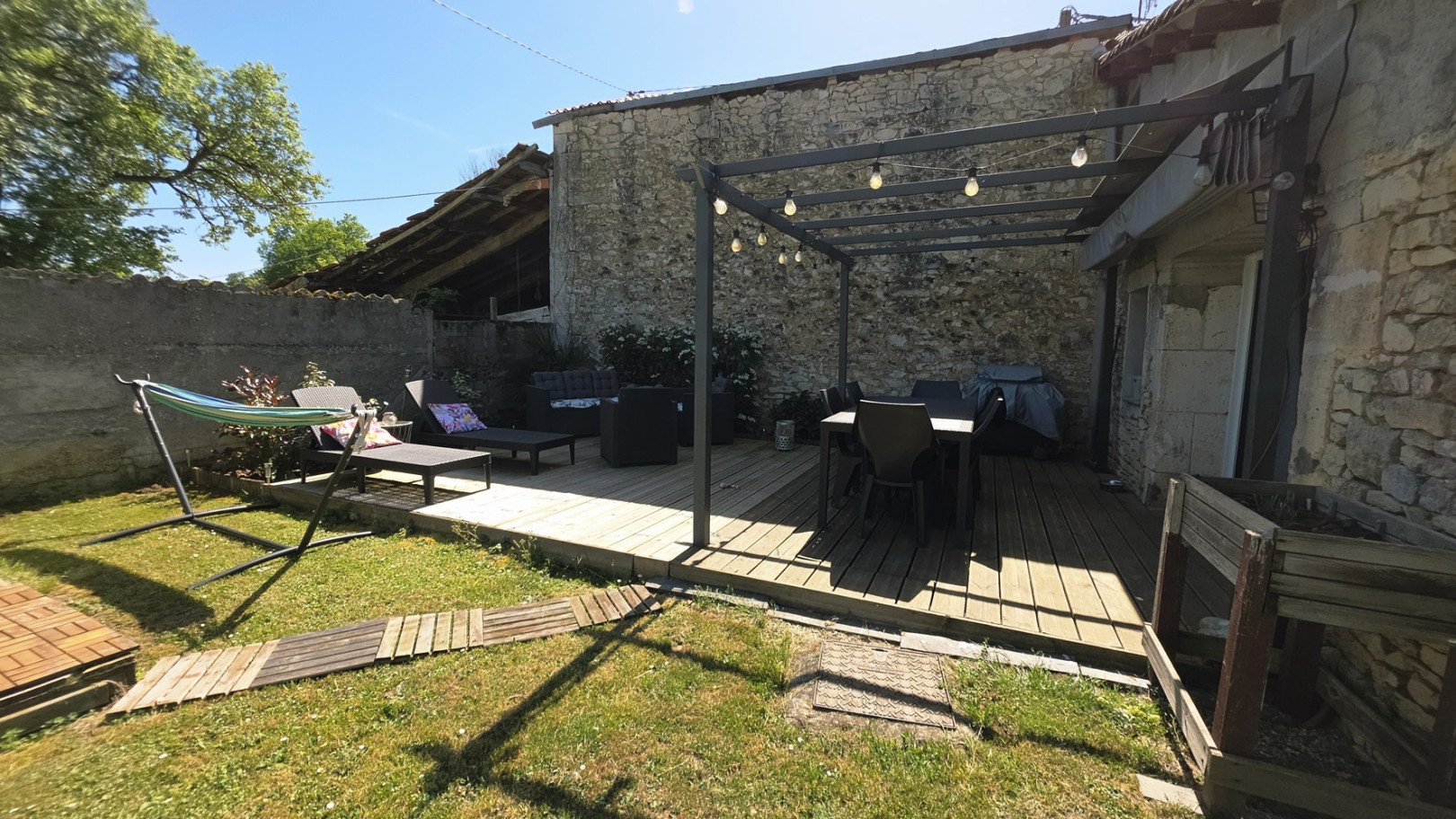 
                                                Vente
                                                 Maison de 130 m2 à Moulins-sur-Tardoire