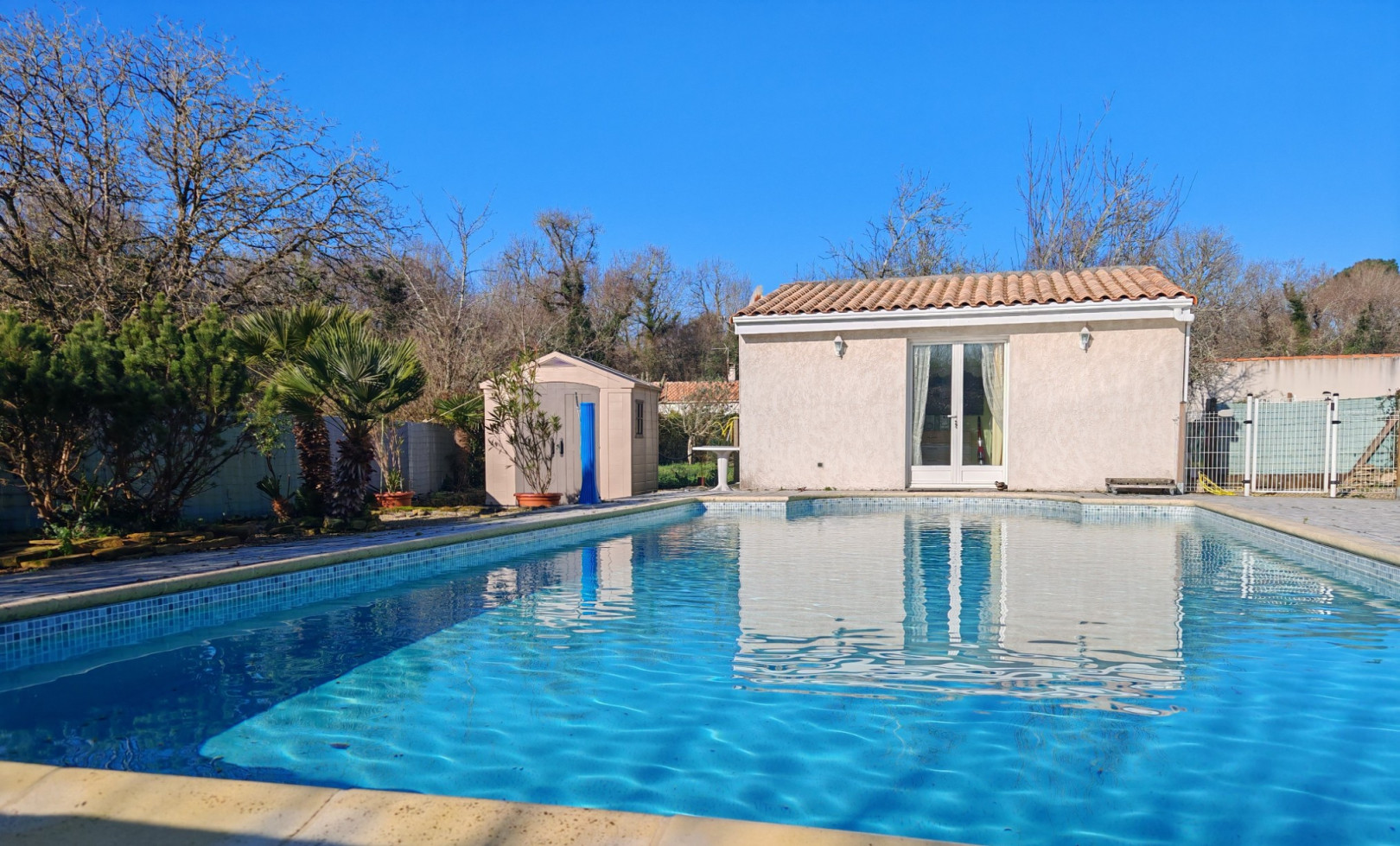 
                                                Vente
                                                 Maison de 140m2- 3 chambres- Piscine- Garage-