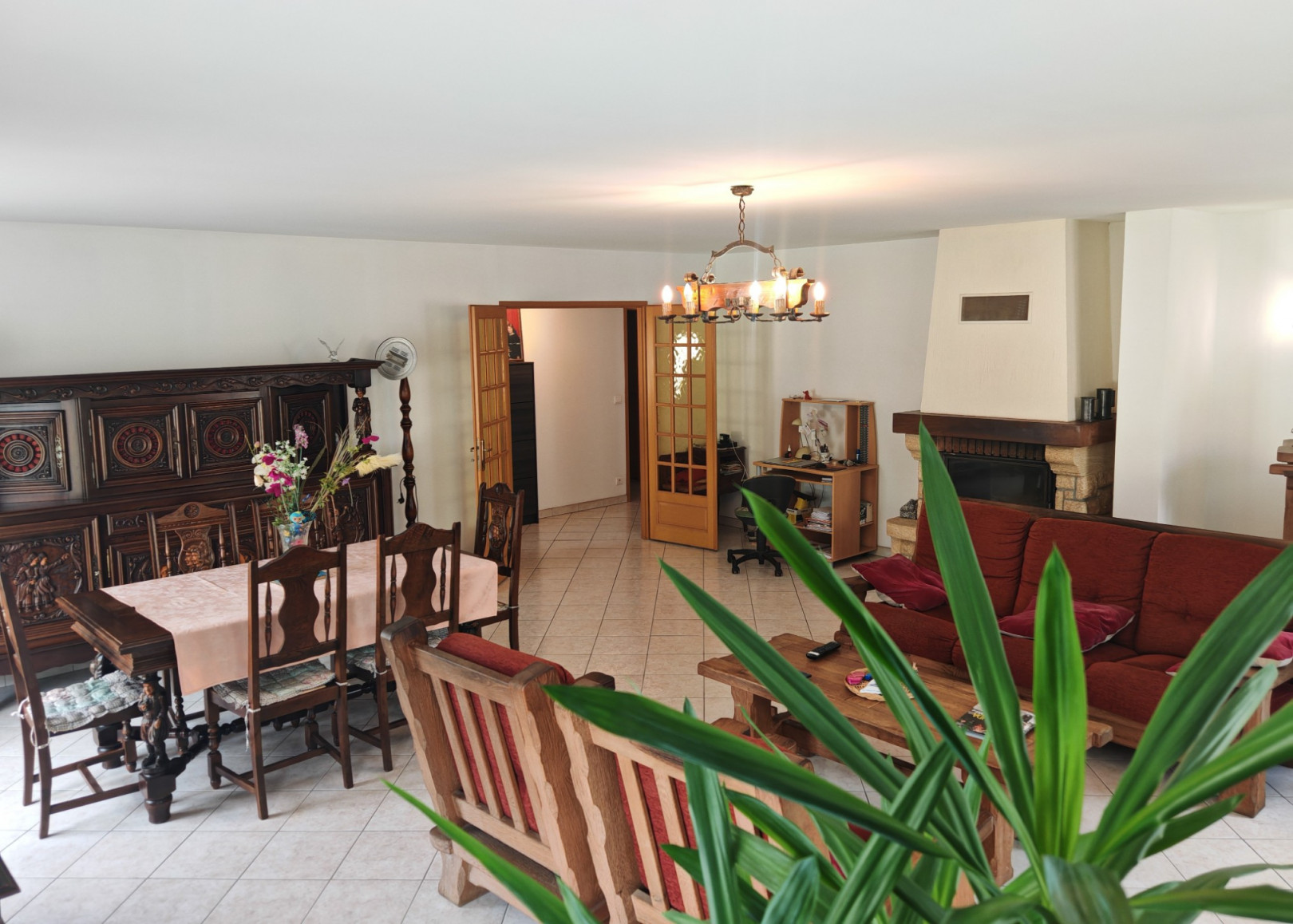 
                                                Vente
                                                 Maison de 140m2- 3 chambres- Piscine- Garage-