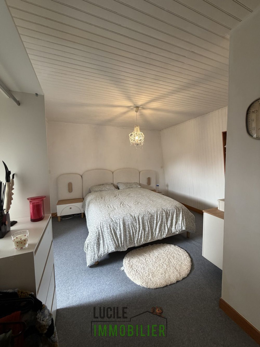 
                                                Vente
                                                 Maison de 160m²