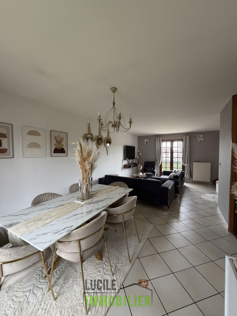 
                                                Vente
                                                 Maison de 160m²
