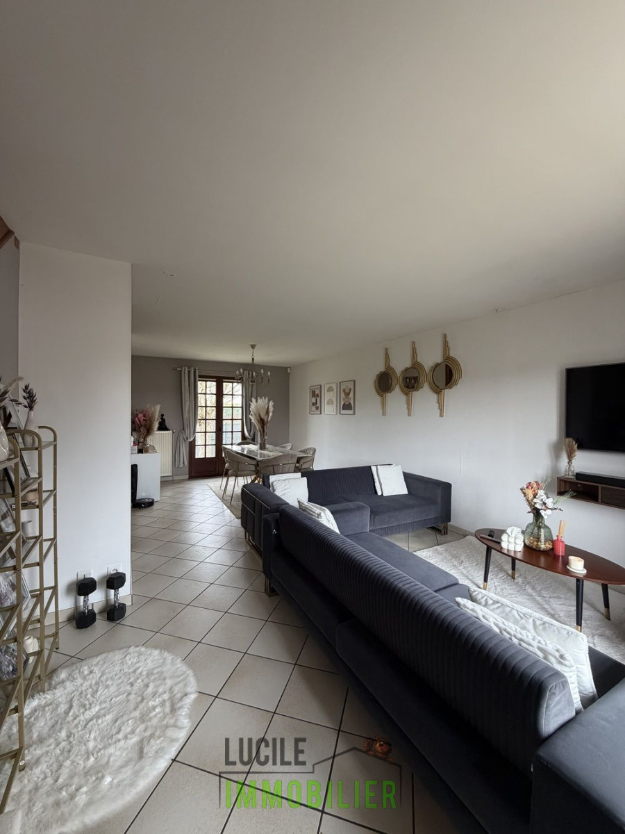 
                                                Vente
                                                 Maison de 160m²
