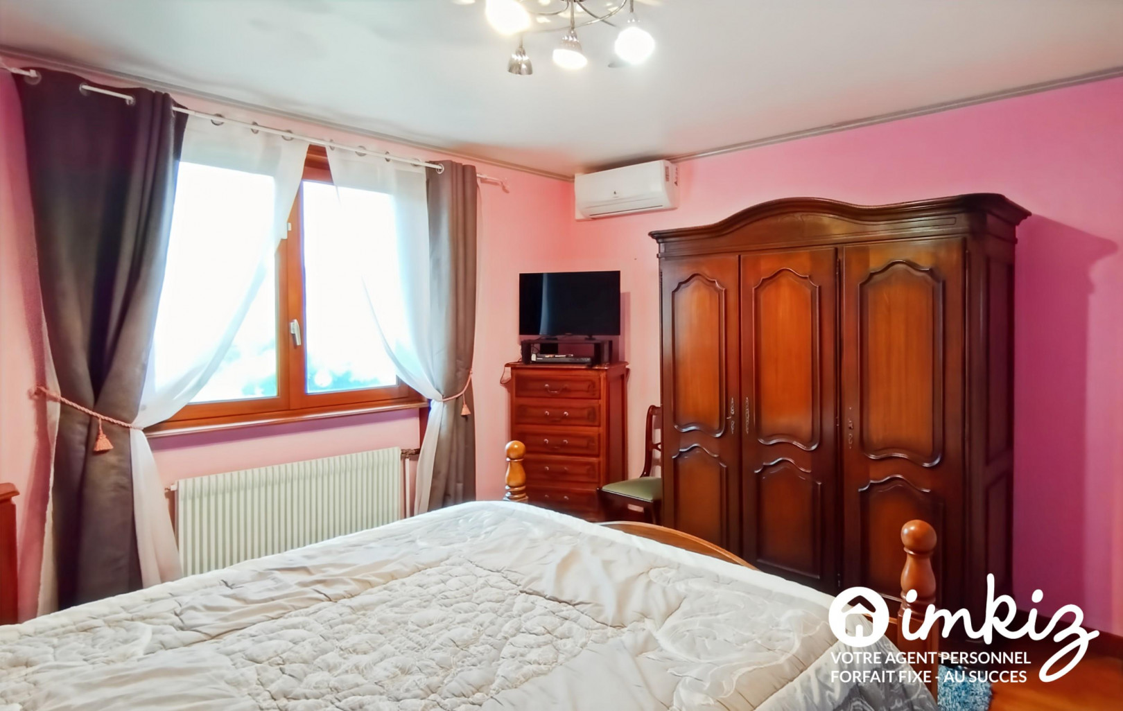 
                                                Vente
                                                 Maison de 167m² avec piscine et vue exceptionnelle