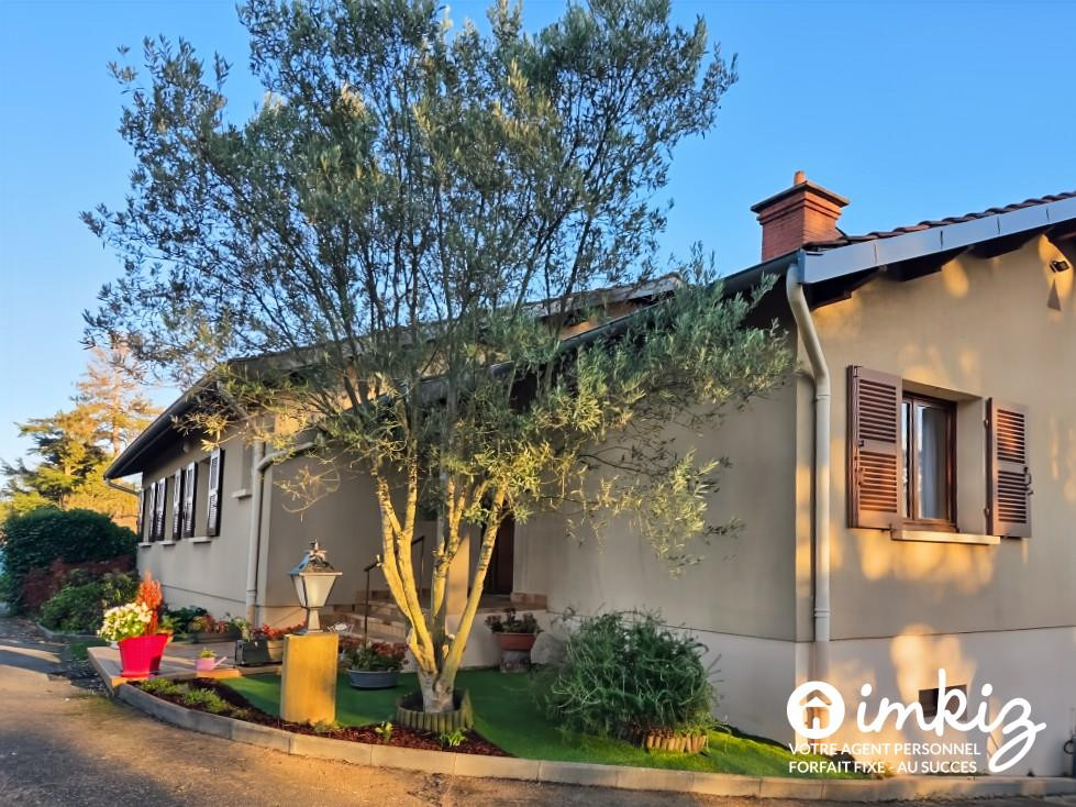 
                                                Vente
                                                 Maison de 167m² avec piscine et vue exceptionnelle