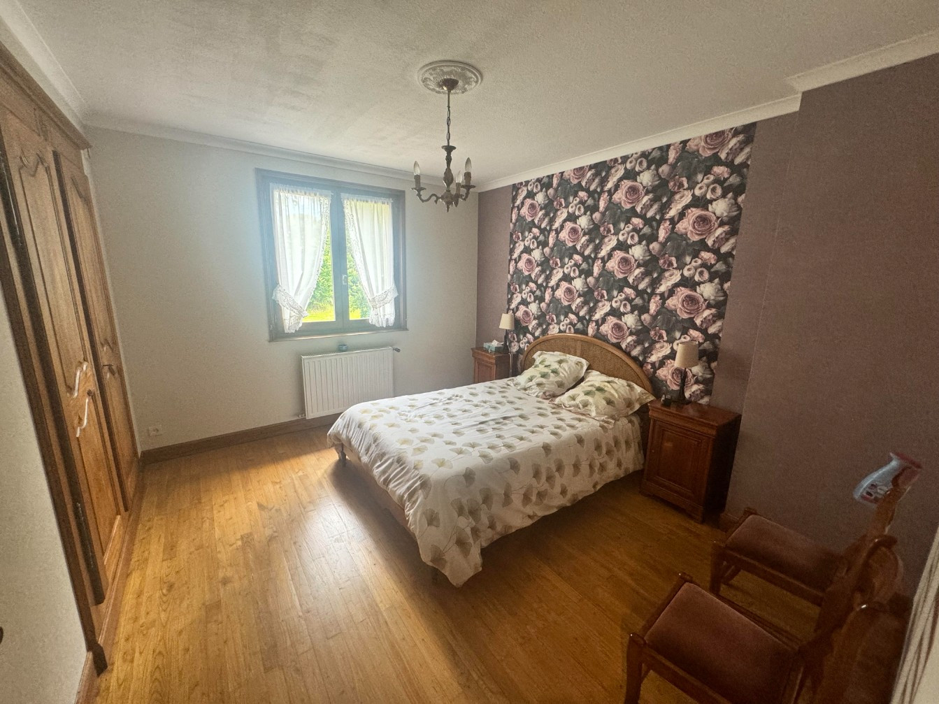 
                                                Vente
                                                 Maison de 168 M² avec piscine à VOUGY