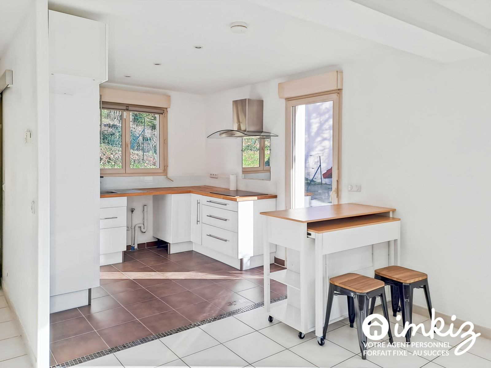 
                                                Vente
                                                 Maison de 2013 avec 5 pièces + garage et carport
