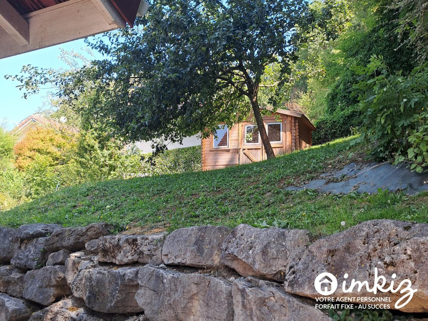 
                                                Vente
                                                 Maison de 2013 avec 5 pièces + garage et carport