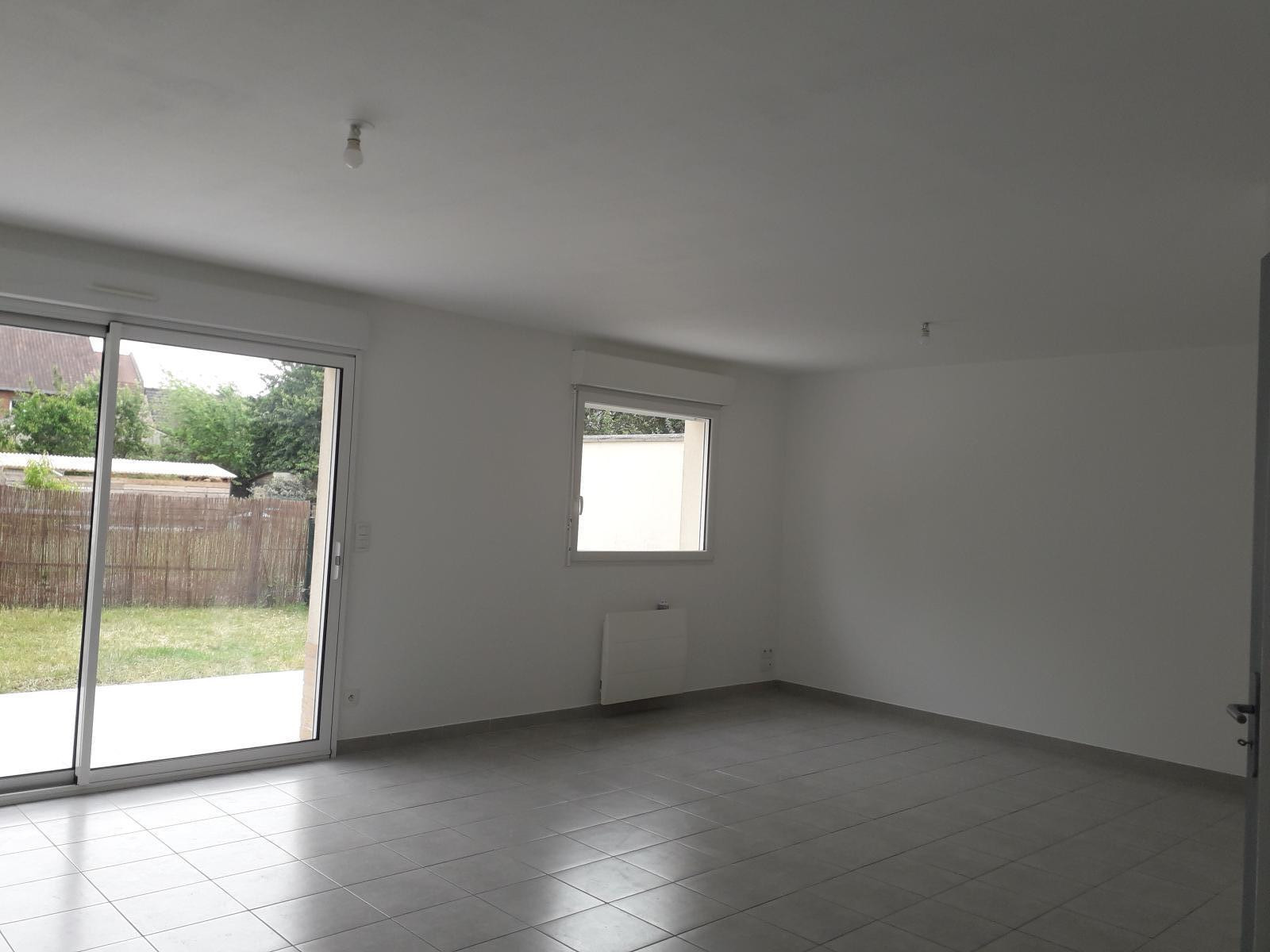 
                                                Location
                                                 Maison de 2013  dans rue calme proche commerces