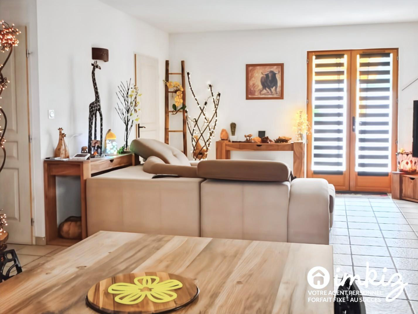 
                                                Vente
                                                 Maison de 2021, 3 chambres, avec piscine