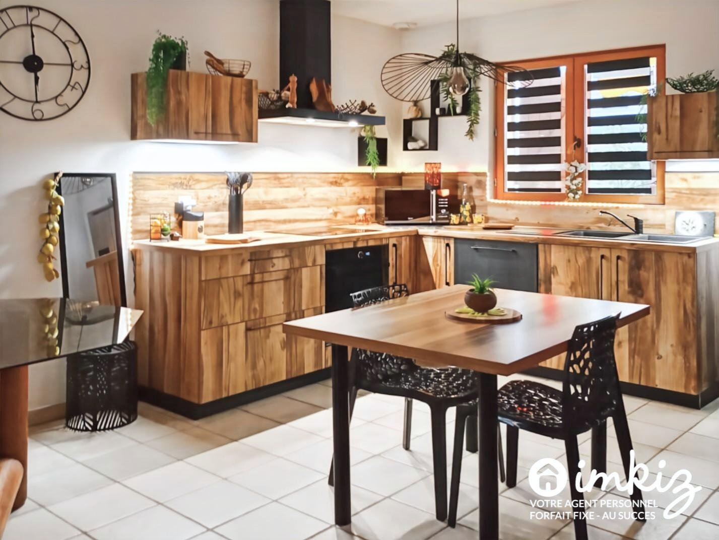 
                                                Vente
                                                 Maison de 2021, 3 chambres, avec piscine