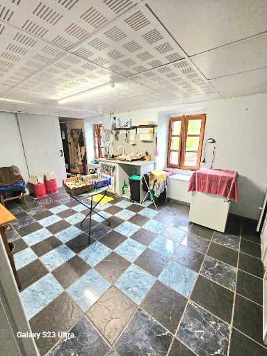 
                                                Vente
                                                 Maison de 214m2 avec dépendances