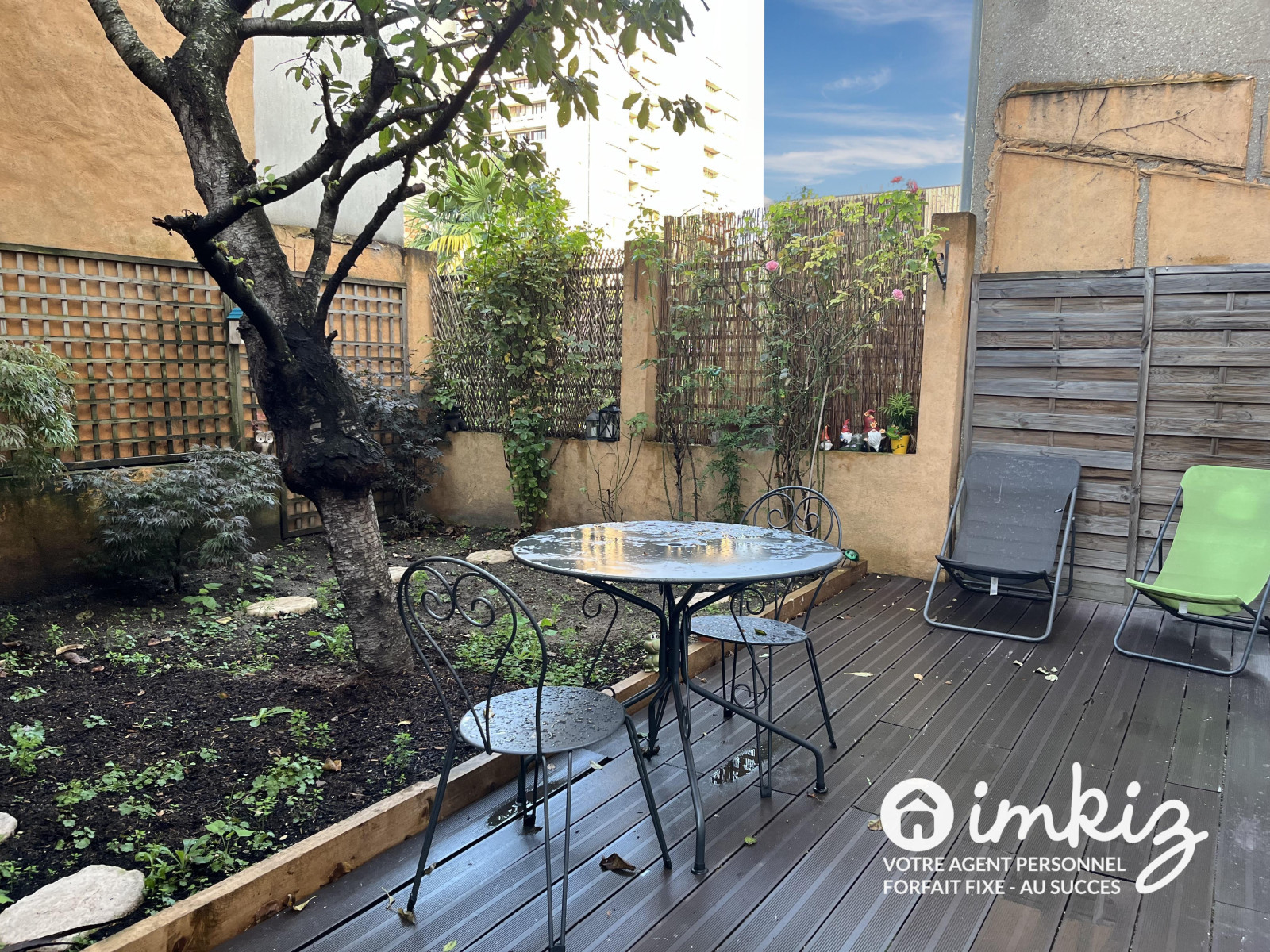 
                                                Vente
                                                 Maison de 228 m2 + dépendances  de 28  m2