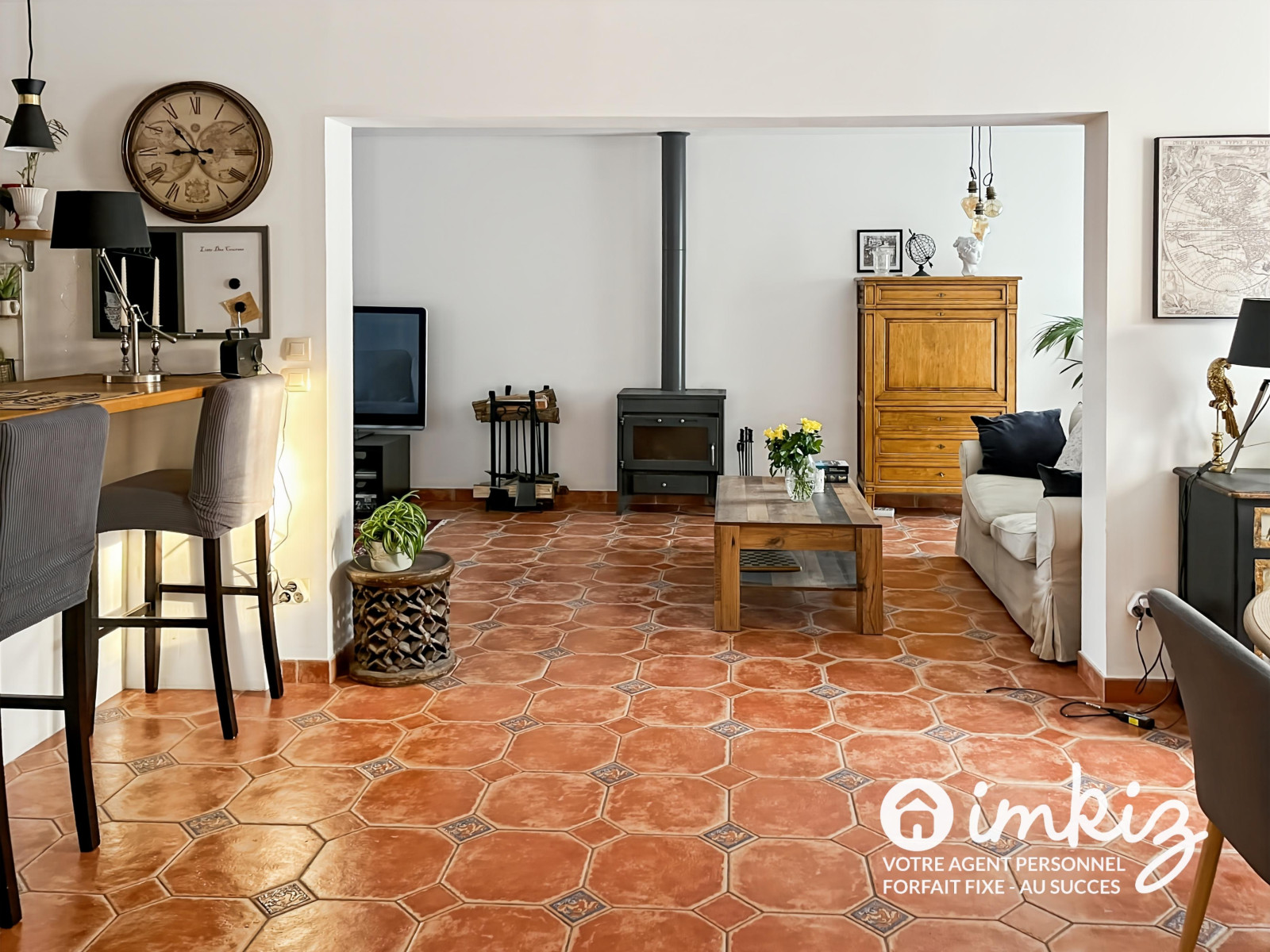 
                                                Vente
                                                 Maison de 228 m2 + dépendances  de 28  m2