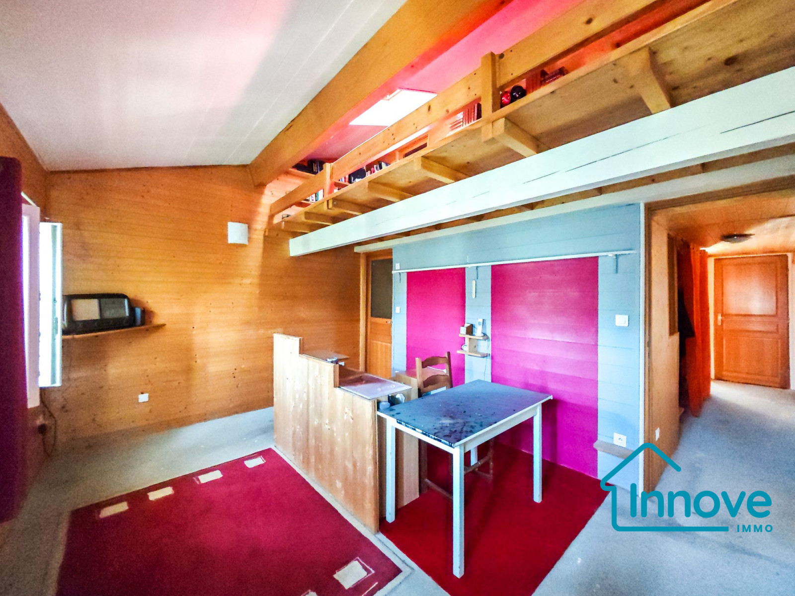 
                                                Vente
                                                 Maison de 280 m², avec deux logements communicants
