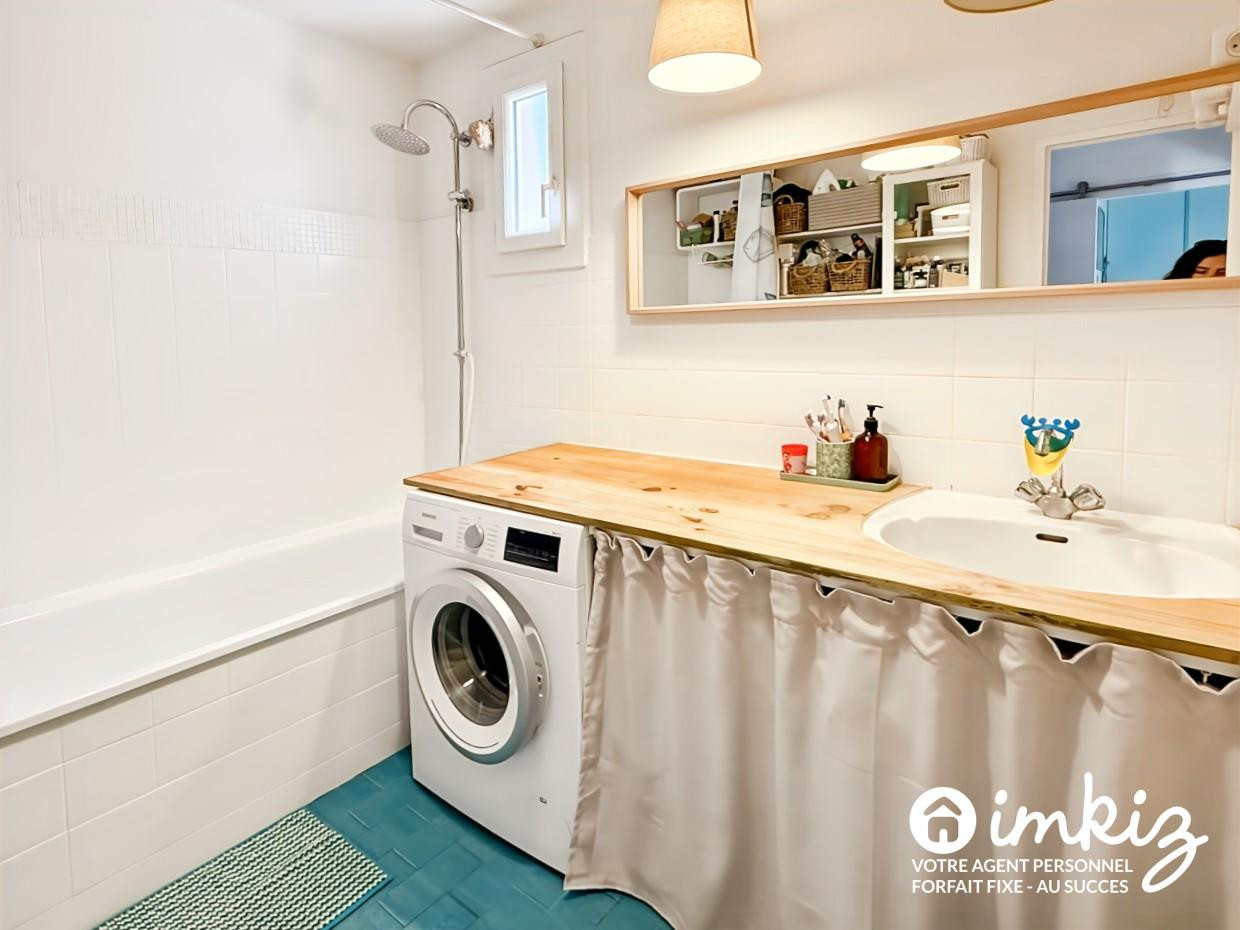 
                                                Vente
                                                 Maison de 3 chambres + piscine + garage