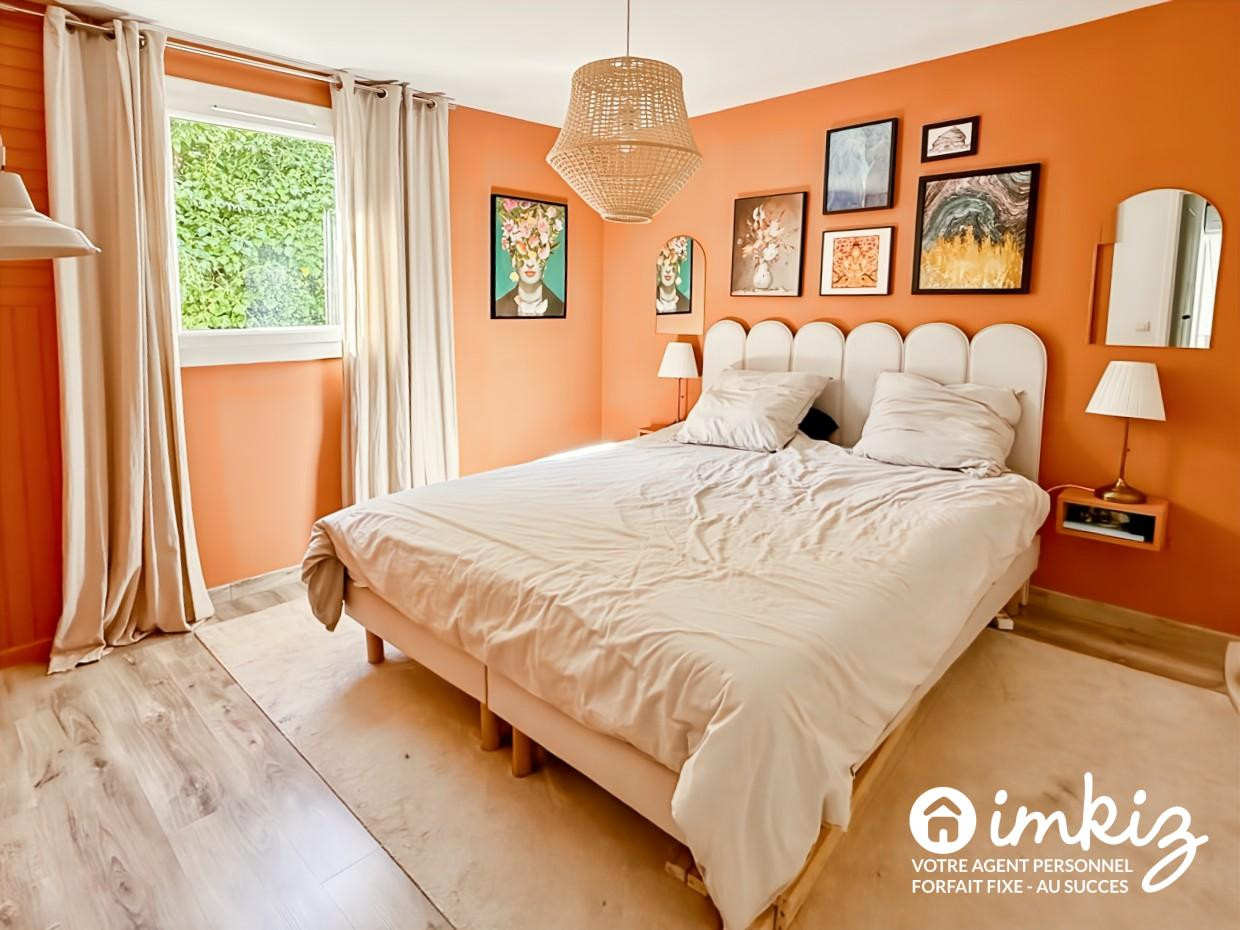 
                                                Vente
                                                 Maison de 3 chambres + piscine + garage