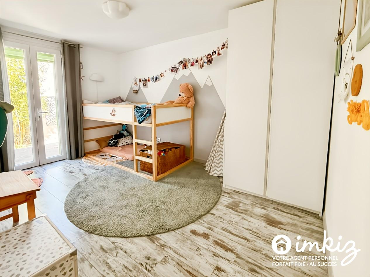 
                                                Vente
                                                 Maison de 3 chambres + piscine + garage