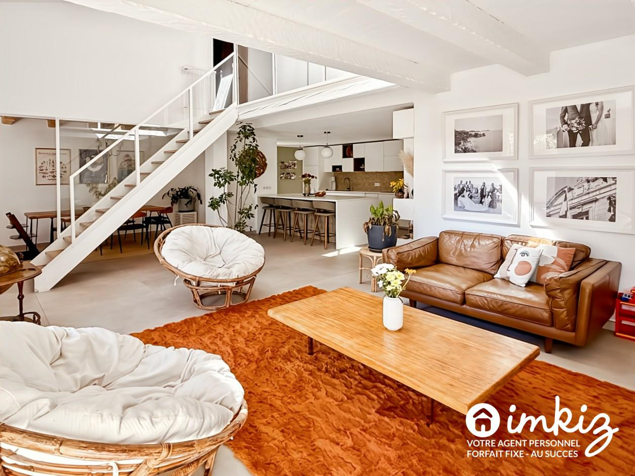 
                                                Vente
                                                 Maison de 3 chambres + piscine + garage
