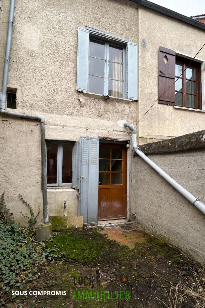 
                                                Vente
                                                 Maison de 50m² à renover