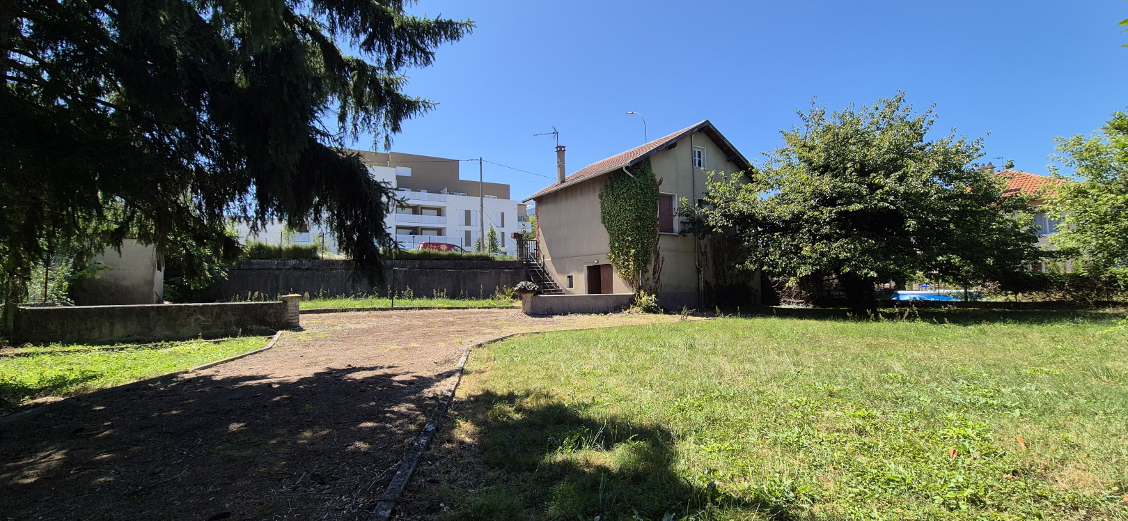 
                                                Vente
                                                 Maison de 62 m² + sous-sol complet et jardin de 700 m²