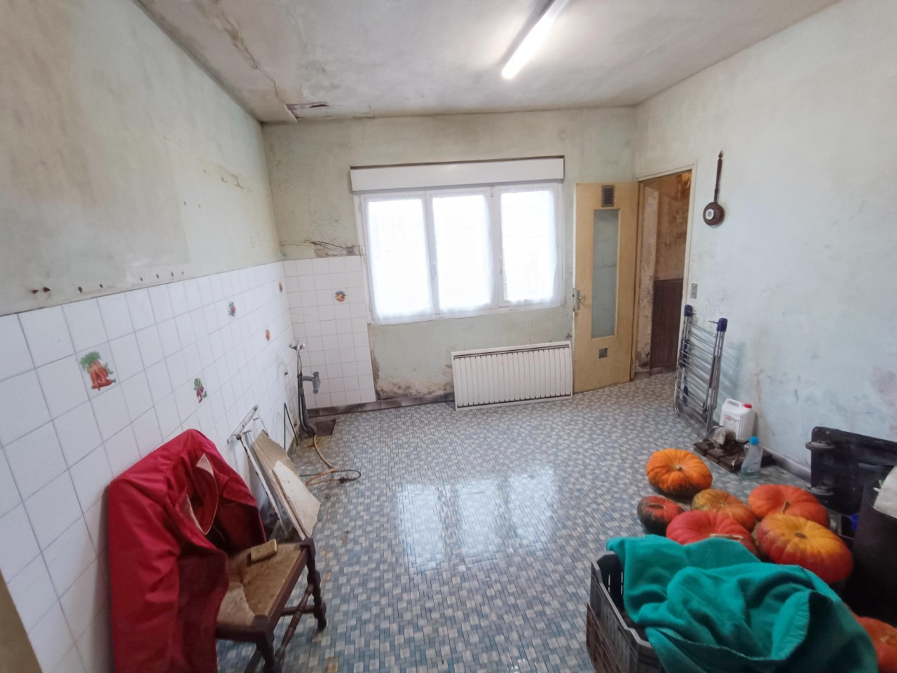 
                                                Vente
                                                 Maison de 85m2 sur un hectare de terrain