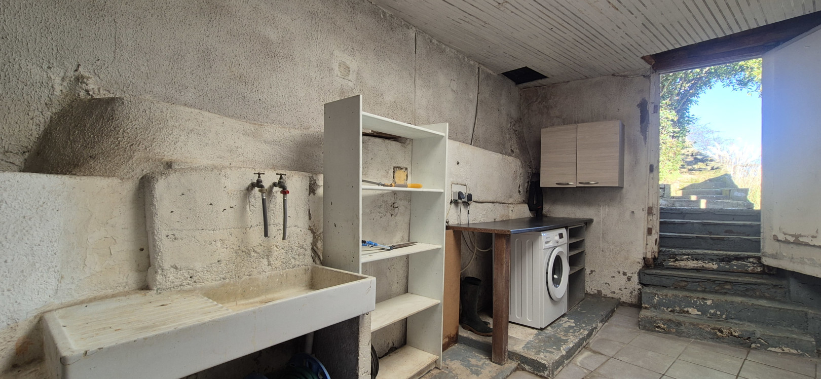 
                                                Vente
                                                 Maison de 97 m² + sous sol avec parcelle de 950 m² + bois attenant