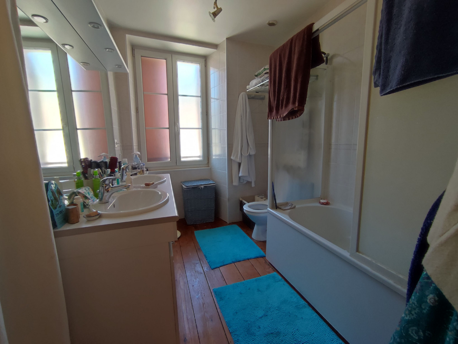 Vente
                                                 Maison de bourg avec dépendance et piscine