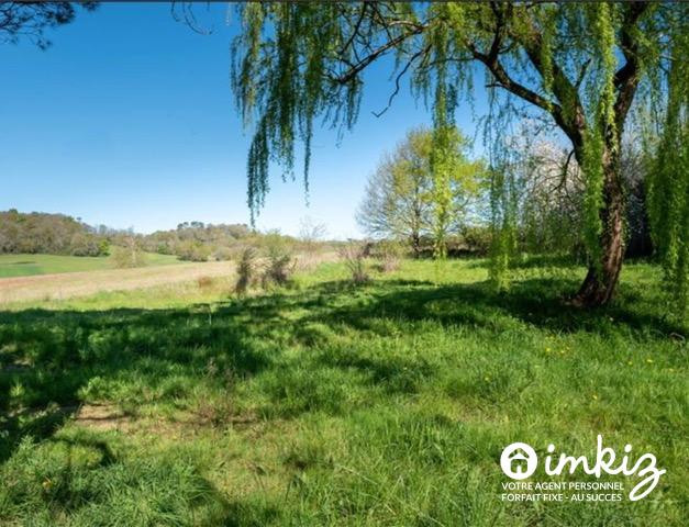 
                                                Vente
                                                 Maison de campagne de 7 pièces et hangar