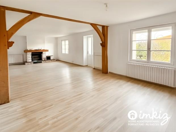 
                                                Vente
                                                 Maison de campagne de 7 pièces et hangar