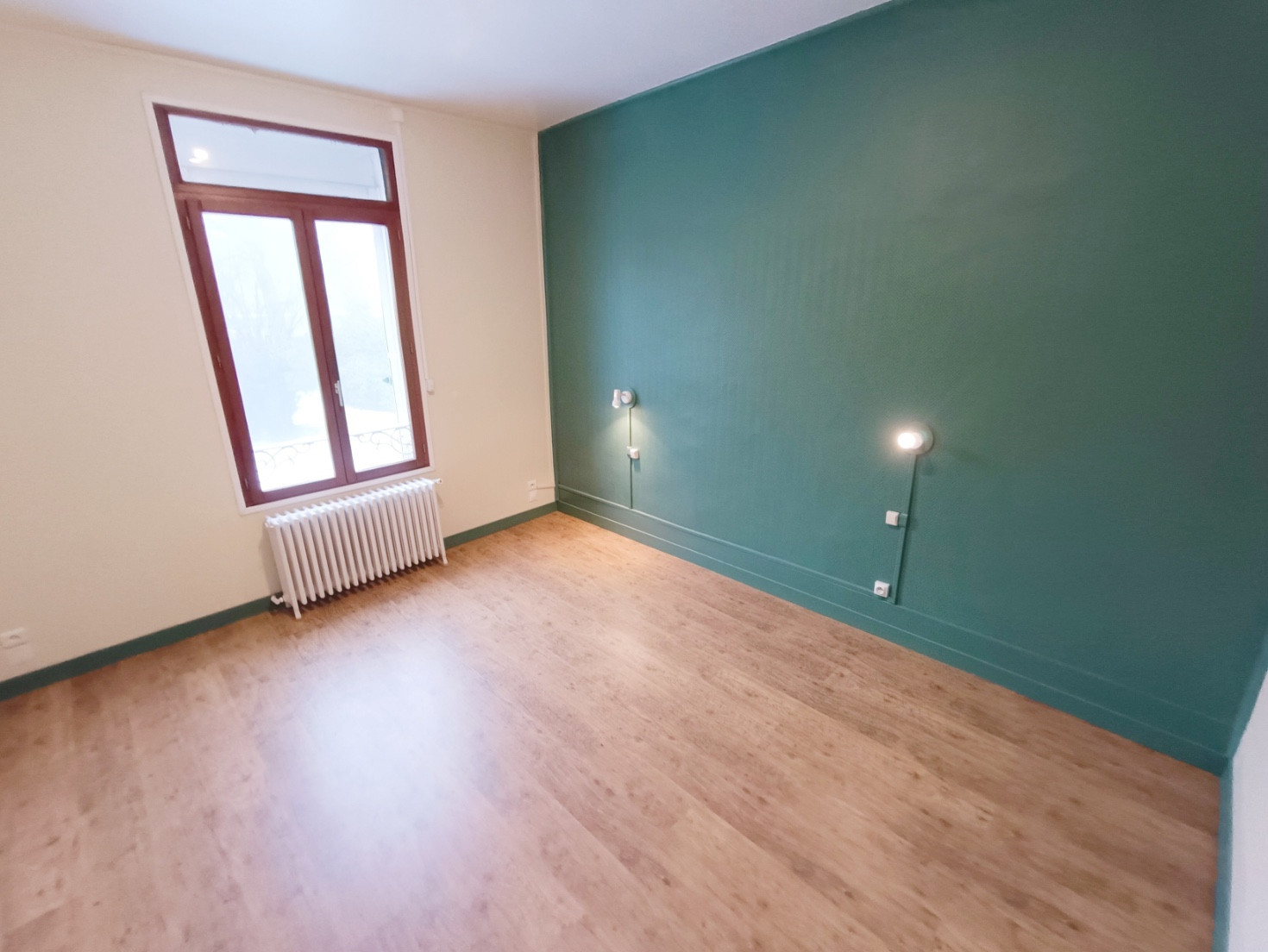 
                                                Location
                                                 Maison de caractère 4 chambres et jardin