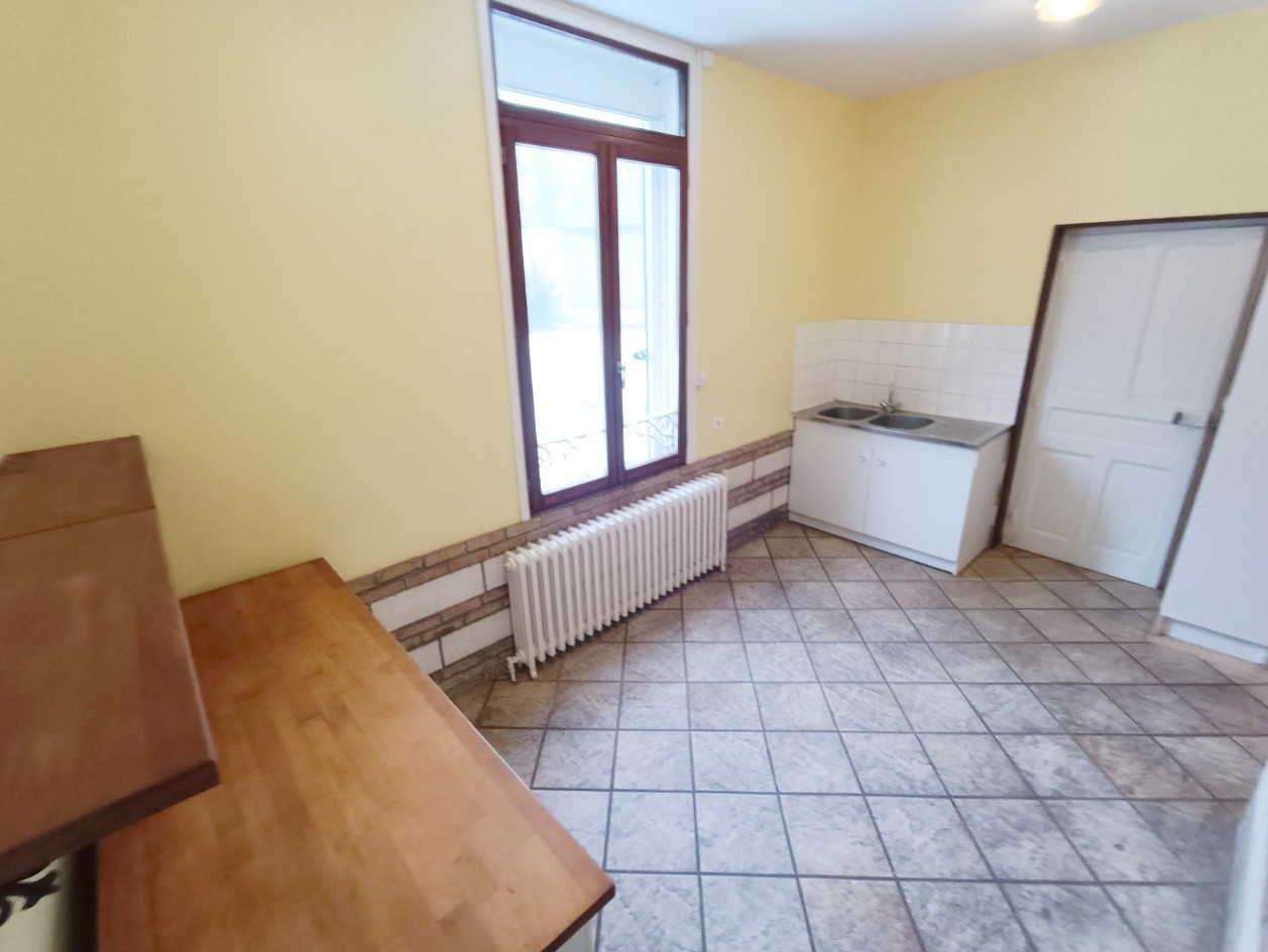 
                                                Location
                                                 Maison de caractère 4 chambres et jardin