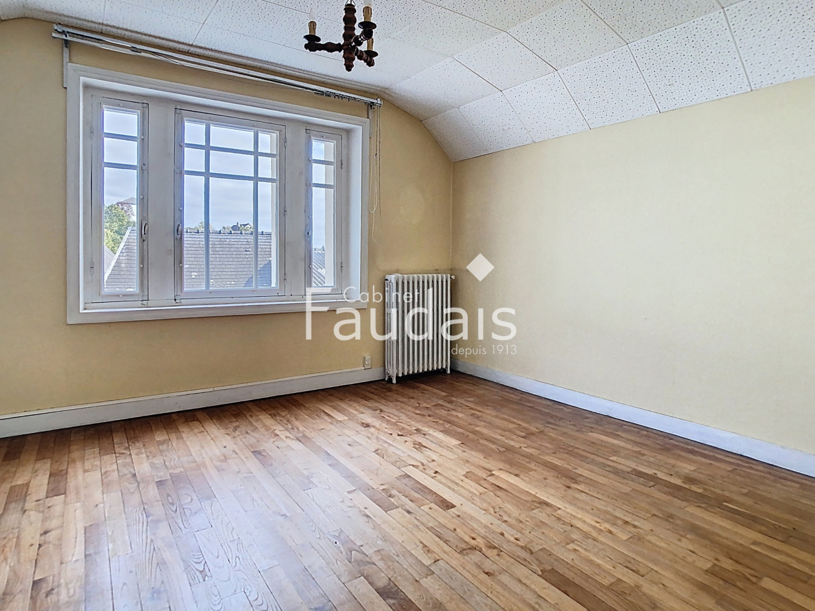 
                                                Vente
                                                 MAISON DE CARACTERE AVEC DEPENDANCE PROCHE COMMERCES