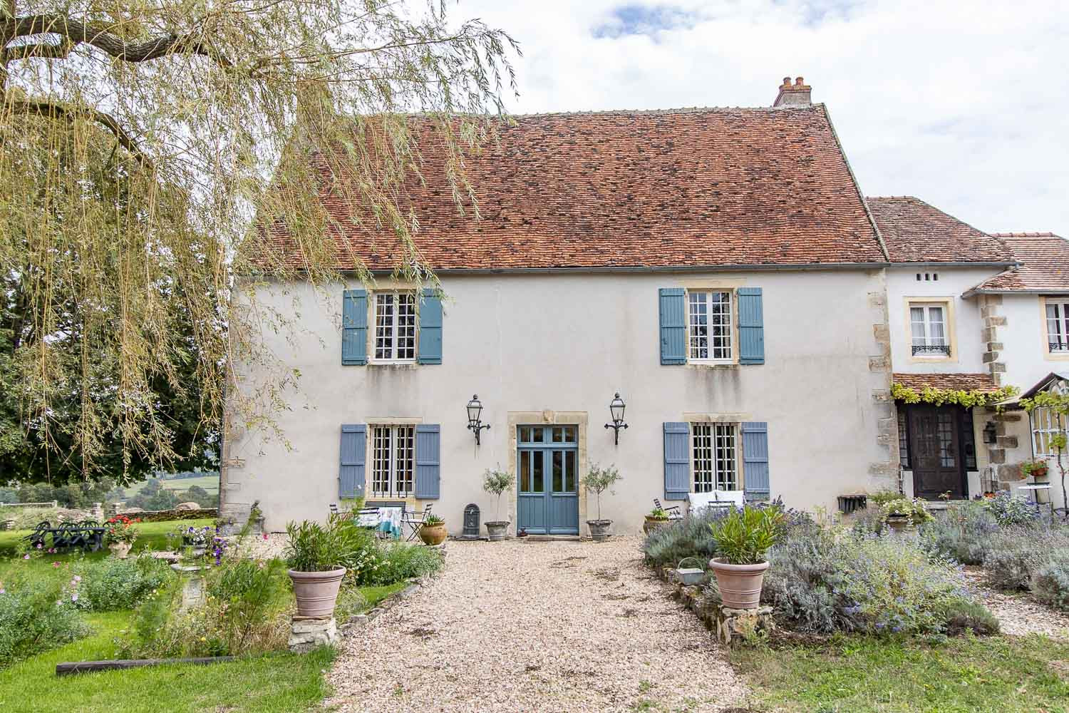 
                                                Vente
                                                 Maison de caractère avec gîte, garage et jardin 