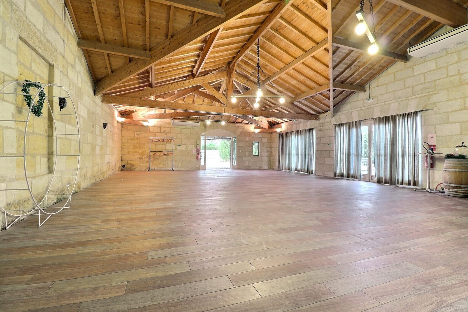 
                                                Vente
                                                 Maison de caractère avec salle de réception